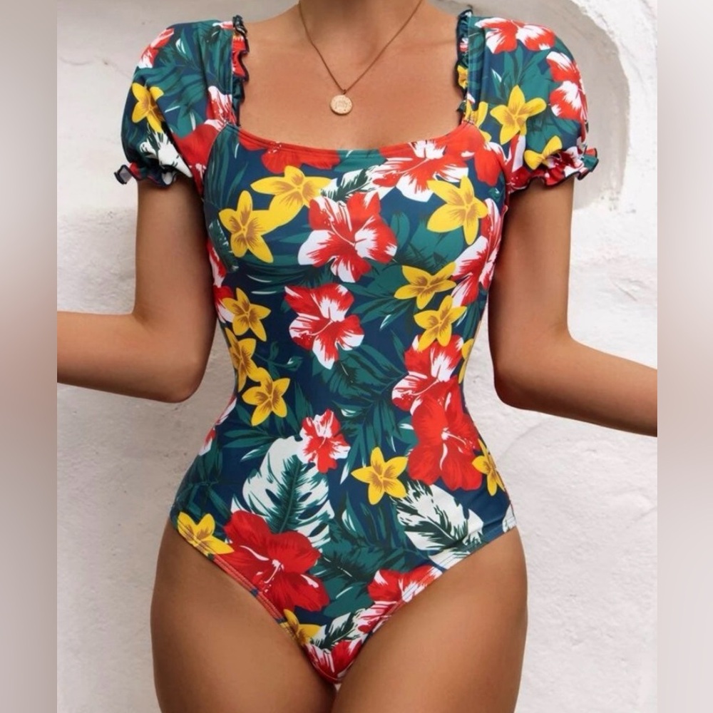 Women’s one piece swim suit. Size Large